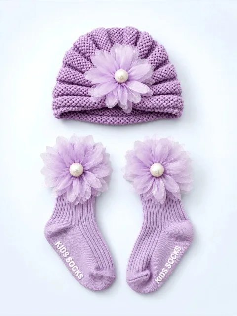 Woollen Lavender 3D Daisy Turban Cap & Flower Socks Set