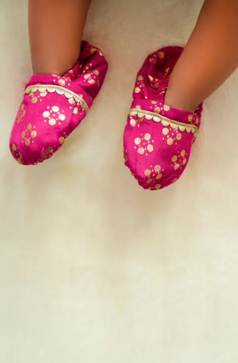Tiny Treasure Booties & Mittens- Pink